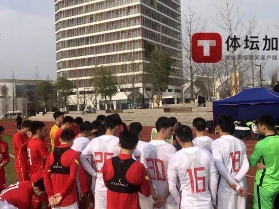 “值得一提的是因国家队比赛受伤缺席的中锋周琦已参加球队合练，有望在下一阶段在主场迎来首秀，周琦也迫不及待与关心他的球迷朋友们见面。